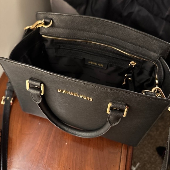 Michael Kors Selma Satchel - Picture 4 of 9